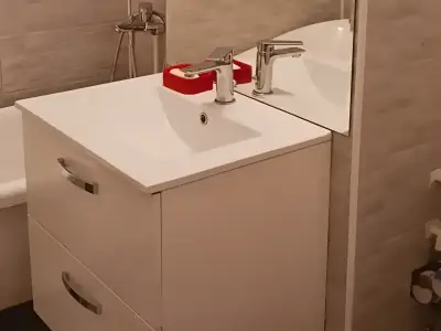 Baie moderna apartament vanzare Sector 3 Bucuresti oglinda
